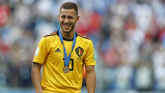 Belgičan Eden Hazard s bronzovou medailí. Belgičan Eden Hazard s bronzovou medailí.