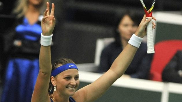 Dobojováno! Petra Kvitová se raduje po vítězném míči proti Samantě Stosurové. Dobojováno! Petra Kvitová se raduje po vítězném míči proti Samantě Stosurové.