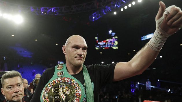 Tyson Fury se raduje z titulu WBC. Tyson Fury se raduje z titulu WBC.
