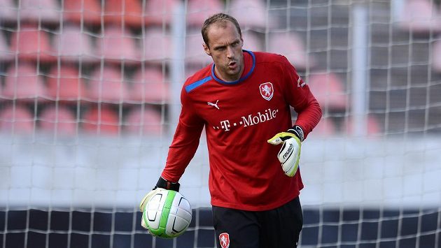 Brankář Jaroslav Drobný během tréninku národního týmu. Brankář Jaroslav Drobný během tréninku národního týmu.