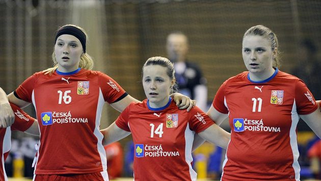 Česká florbalistka Denisa Billá (uprostřed). Česká florbalistka Denisa Billá (uprostřed).