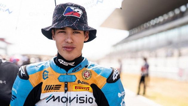 Motocyklový závodník Oliver König skončil v úvodním závodě v Portugalsku na dvanáctém místě. Motocyklový závodník Oliver König skončil v úvodním závodě v Portugalsku na dvanáctém místě.