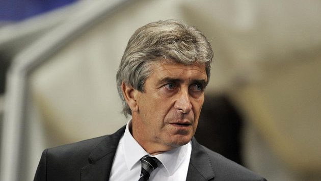 Kouč Manchesteru City Manuel Pellegrini má výhrady k nabitému programu svého týmu. Kouč Manchesteru City Manuel Pellegrini má výhrady k nabitému programu svého týmu.