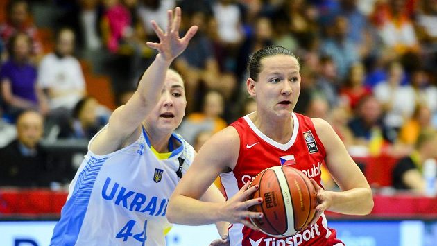 Tereza Vyoralová (vpravo) a Ukrajinka Kateryna Dorohozubovová na ME. Tereza Vyoralová (vpravo) a Ukrajinka Kateryna Dorohozubovová na ME.