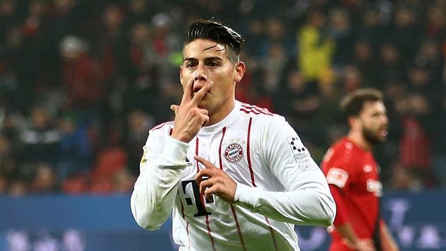 James Rodriguéz z Bayernu oslavuje gól proti Leverkusenu. James Rodriguéz z Bayernu oslavuje gól proti Leverkusenu.