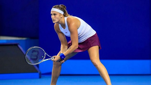 Běloruská tenistka Aryna Sabalenková během turnaje Elite Trophy. Běloruská tenistka Aryna Sabalenková během turnaje Elite Trophy.