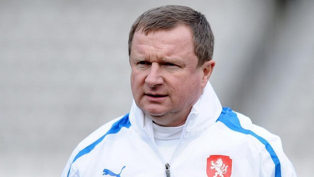 Trenér Pavel Vrba během tréninku české fotbalové reprezentace před utkáním s Norskem. Trenér Pavel Vrba během tréninku české fotbalové reprezentace před utkáním s Norskem.