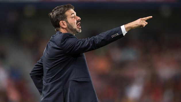 Trenér Sparty Praha Andrea Stramaccioni během utkání se Slováckem. Trenér Sparty Praha Andrea Stramaccioni během utkání se Slováckem.