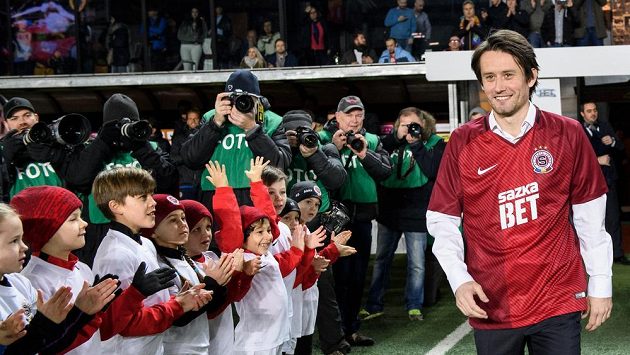 Tomáš Rosický a jeho loučení na Letné před zápasem s Libercem. Tomáš Rosický a jeho loučení na Letné před zápasem s Libercem.