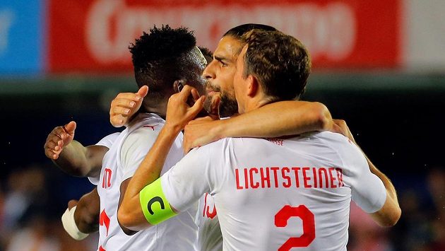 Radost švýcarských fotbalistů. Radost švýcarských fotbalistů.