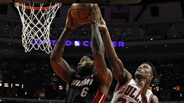 Střelcem utkání byl LeBron James, který pomohl k třetí výhře Miami v sérii 27 body. Střelcem utkání byl LeBron James, který pomohl k třetí výhře Miami v sérii 27 body.