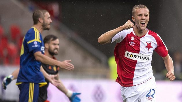 Tomáš Souček ze Slavie oslavuje gól na 3:0 během utkání s Jihlavou. Tomáš Souček ze Slavie oslavuje gól na 3:0 během utkání s Jihlavou.