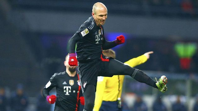 Arjen Robben se raduje z gólu, který vstřelil na hřišti Herthy Berlín. Arjen Robben se raduje z gólu, který vstřelil na hřišti Herthy Berlín.