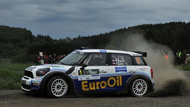 Václav Pech s vozem Mini John Cooper zvládl nejlépe vstup do Rallye Šumava Klatovy. Václav Pech s vozem Mini John Cooper zvládl nejlépe vstup do Rallye Šumava Klatovy.