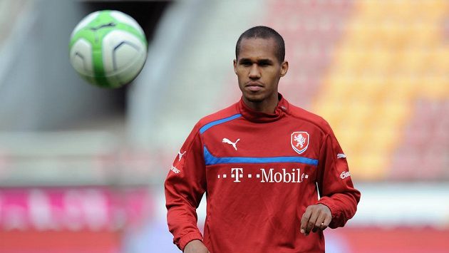 Obránce české fotbalové reprezentace Theodor Gebre Selassie během tréninku. Obránce české fotbalové reprezentace Theodor Gebre Selassie během tréninku.