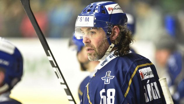 Jaromír Jágr z Kladna během utkání v Přerově. Jaromír Jágr z Kladna během utkání v Přerově.