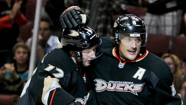 Teemu Selänne (vpravo) bude jednou z posil finské reprezentace. Teemu Selänne (vpravo) bude jednou z posil finské reprezentace.