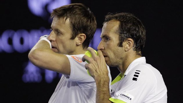 Danielu Nestorovi (vlevo) a Radku Štěpánkovi to v Melbourne klapalo parádně. Danielu Nestorovi (vlevo) a Radku Štěpánkovi to v Melbourne klapalo parádně.