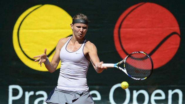 Lucie Šafářová v zápase s Aleksandrou Kruničovou. Lucie Šafářová v zápase s Aleksandrou Kruničovou.
