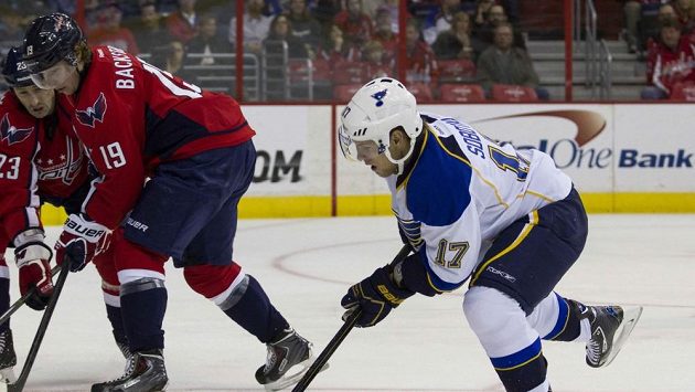 Vladimír Sobotka (vpravo) vstřelil proti Washingtonu jediný gól St. Louis. Vladimír Sobotka (vpravo) vstřelil proti Washingtonu jediný gól St. Louis.