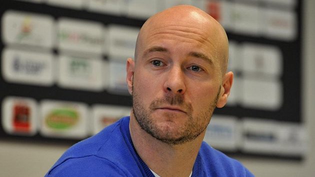 Bývalý hráč HC Škoda Plzeň Tomáš Vlasák na tiskové konferenci ke svému nástupu do vedení hokejového klubu. Bývalý hráč HC Škoda Plzeň Tomáš Vlasák na tiskové konferenci ke svému nástupu do vedení hokejového klubu.