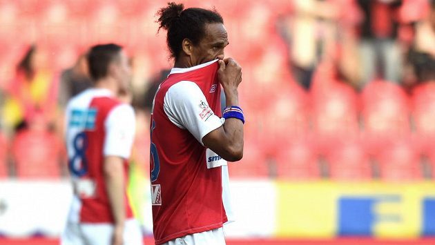 Fernando Neves ze Slavie po prohře s Plzní. Fernando Neves ze Slavie po prohře s Plzní.