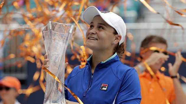 Vítězka tenisového turnaje v Miami Australanka Ashleigh Bartyová. Vítězka tenisového turnaje v Miami Australanka Ashleigh Bartyová.