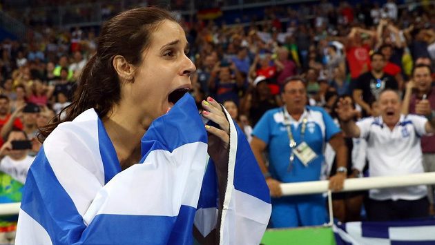 Řekyně Ekaterini Stefanídiová ovládla na OH soutěž ve skoku o tyči. Řekyně Ekaterini Stefanídiová ovládla na OH soutěž ve skoku o tyči.