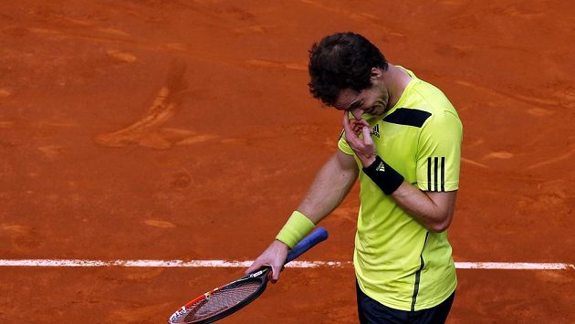 Andy Murray si nevěděl rady s Kolumbijcem Giraldem. Andy Murray si nevěděl rady s Kolumbijcem Giraldem.
