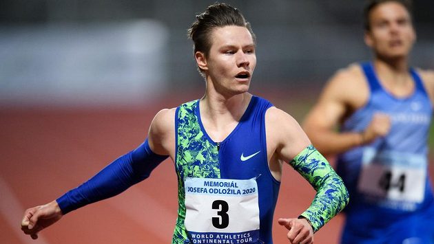 Pavel Maslák v cíli běhu na 200 m (achivní foto) Pavel Maslák v cíli běhu na 200 m (achivní foto)
