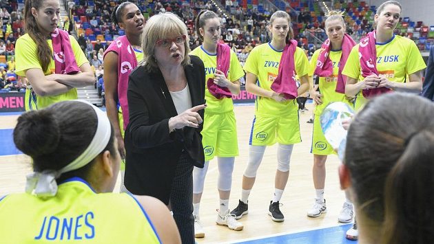 Trenérka USK Praha Natália Hejková a její svěřenkyně. Trenérka USK Praha Natália Hejková a její svěřenkyně.