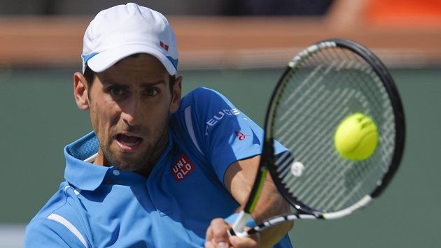 Novak Djokovič při finálovém utkání na turnaji v Indian Wells. Novak Djokovič při finálovém utkání na turnaji v Indian Wells.