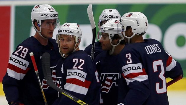 Hokejisté Spojených států amerických vyhráli skupinu B a českému týmu se ve čtvrtfinále vyhnou. Hokejisté Spojených států amerických vyhráli skupinu B a českému týmu se ve čtvrtfinále vyhnou.