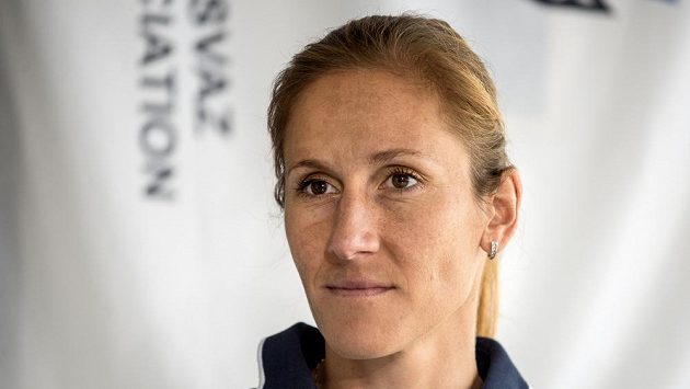 Skifařka Mirka Topinková Knapková na tiskové konferenci v Praze. Skifařka Mirka Topinková Knapková na tiskové konferenci v Praze.