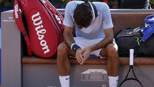 Roger Federer vypadl v Gstaadu s Němcem Danielem Brandsem. Roger Federer vypadl v Gstaadu s Němcem Danielem Brandsem.