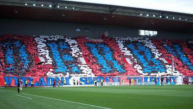 Choreo fanoušků Slavie během derby se Spartou. Choreo fanoušků Slavie během derby se Spartou.