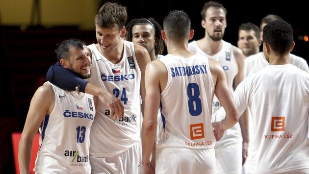 Čeští basketbalisté po výhře nad Uruguayí v olympijské kvalifikaci. Čeští basketbalisté po výhře nad Uruguayí v olympijské kvalifikaci.