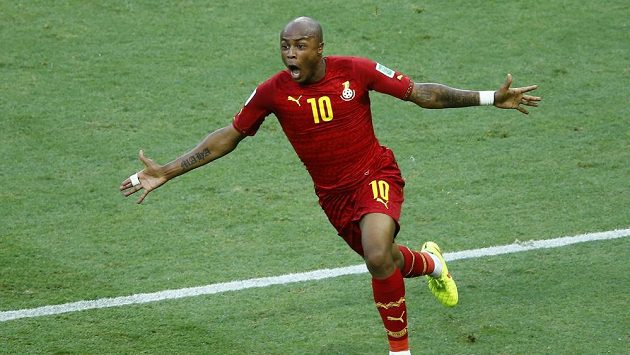 Ghaňan Andre Ayew oslavuje svou trefu v zápase proti silnému Německu. Ghaňan Andre Ayew oslavuje svou trefu v zápase proti silnému Německu.