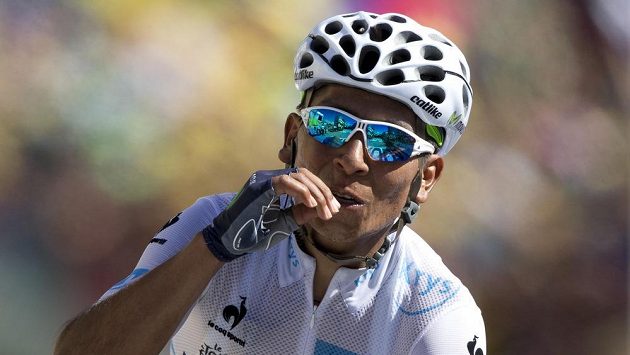Kolumbijec Nairo Quintana po dojezdu do cíle 20. etapy Tour de France. Kolumbijec Nairo Quintana po dojezdu do cíle 20. etapy Tour de France.