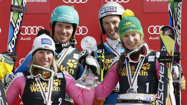 Zleva Veronique Hroneková, Felix Neureuther, Fritz Dopfer a Lena Dürrová. Zleva Veronique Hroneková, Felix Neureuther, Fritz Dopfer a Lena Dürrová.