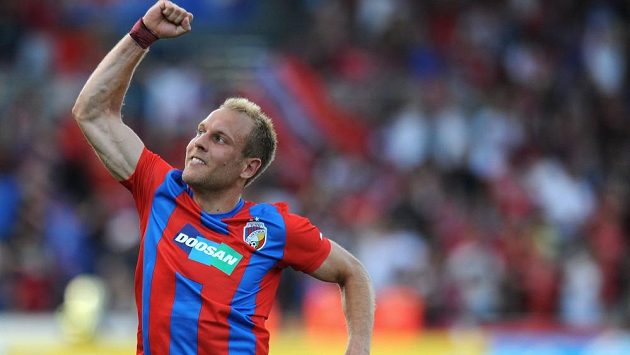 Plzeňský záložník Daniel Kolář oslavuje druhý gól během 2.předkola Ligy mistrů proti Željezničaru Sarajevo. Plzeňský záložník Daniel Kolář oslavuje druhý gól během 2.předkola Ligy mistrů proti Željezničaru Sarajevo.