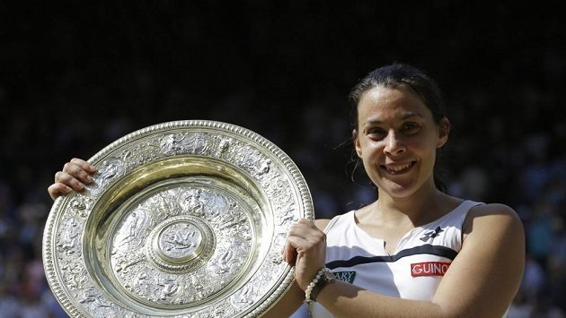 Vítězka letošního Wimbledonu Francouzka Marion Bartoliová. Vítězka letošního Wimbledonu Francouzka Marion Bartoliová.