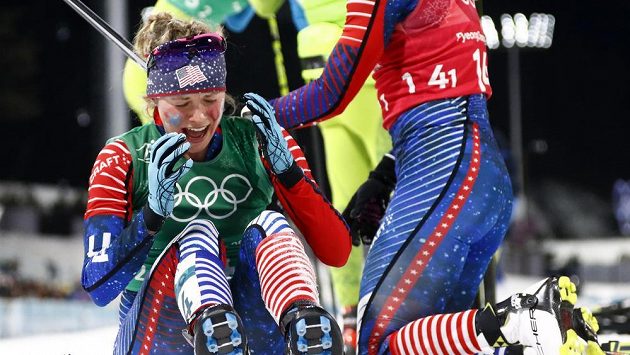 Aneričanka Jessica Digginsová po zlatém triumfu ve sprintu dvojic. Aneričanka Jessica Digginsová po zlatém triumfu ve sprintu dvojic.