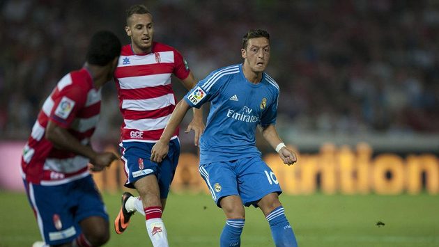 Nová posila Arsenalu Mesut Özil (vpravo). Nová posila Arsenalu Mesut Özil (vpravo).
