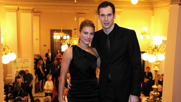 Petr Čech s manželkou Martinou se na Vánoce těší. Petr Čech s manželkou Martinou se na Vánoce těší.