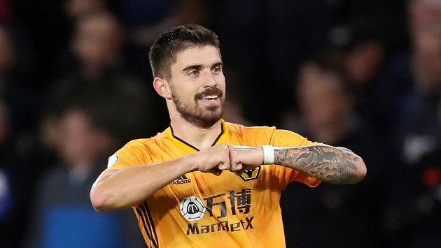 Ruben Neves z Wolverhamptonu se raduje z gólu proti Manchesteru United. Ruben Neves z Wolverhamptonu se raduje z gólu proti Manchesteru United.