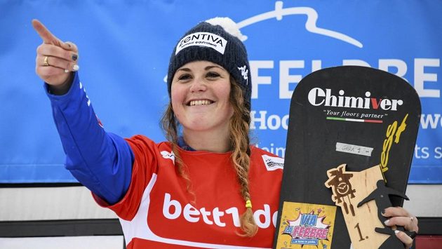 Italská snowboardistka Michela Moioliová po závodě v německém Feldbergu. Italská snowboardistka Michela Moioliová po závodě v německém Feldbergu.