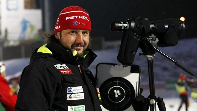 Kouč slovinské reprezentace Čech Tomáš Kos během volných tréninků mužů v Novém Městě na Moravě Kouč slovinské reprezentace Čech Tomáš Kos během volných tréninků mužů v Novém Městě na Moravě