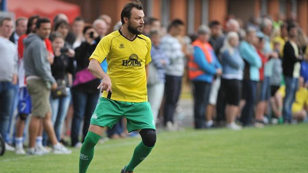Bývalý fotbalový reprezentant Tomáš Ujfaluši (na snímku) během benefičního utkání v Rýmařově. Bývalý fotbalový reprezentant Tomáš Ujfaluši (na snímku) během benefičního utkání v Rýmařově.