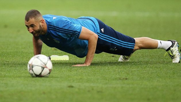 Francouzský útočník Karim Benzema. Francouzský útočník Karim Benzema.